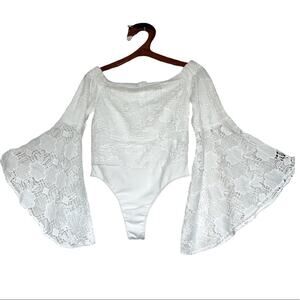 Airlie Santorini White Angelic Lace Bodysuit Extra wide Bell sleeves size Medium